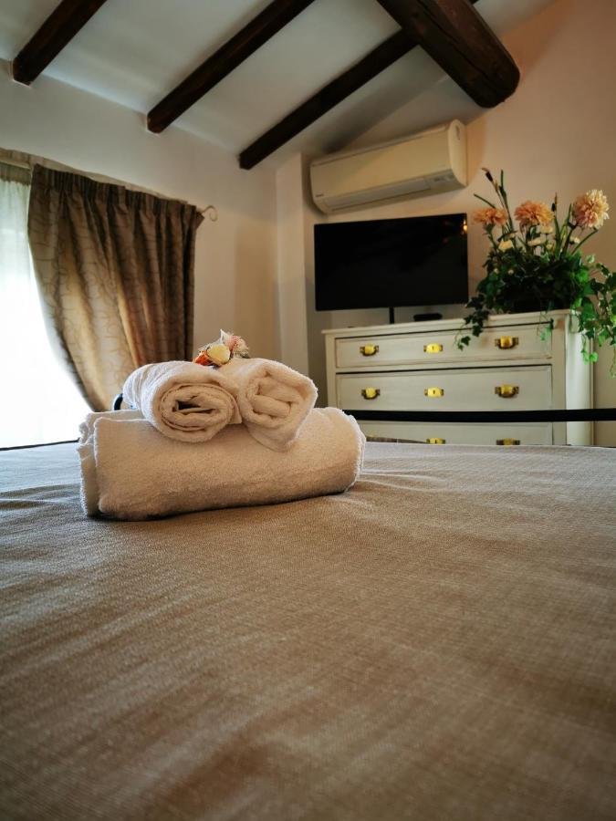Agriturismo Sotto La Rocca Carmignano Eksteriør billede