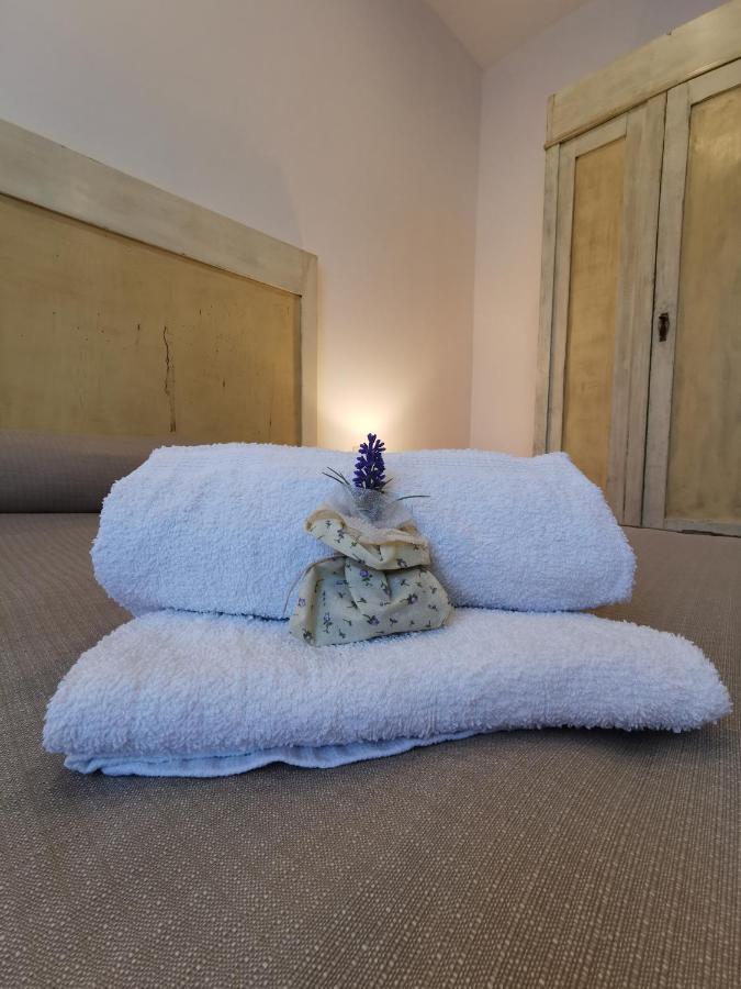 Agriturismo Sotto La Rocca Carmignano Eksteriør billede